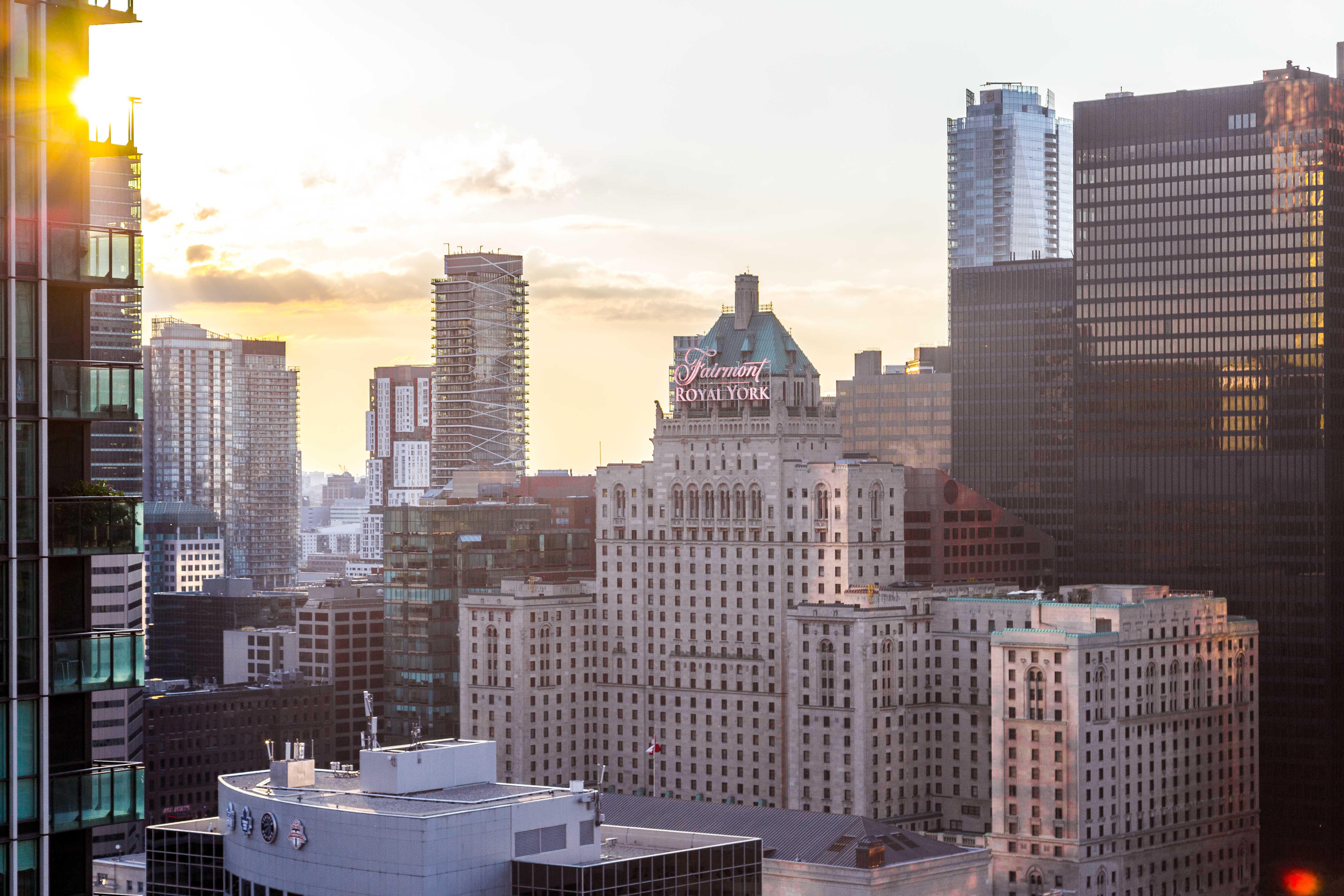 Fairmont Royal York Hotel Торонто Екстер'єр фото The hotel in 2015